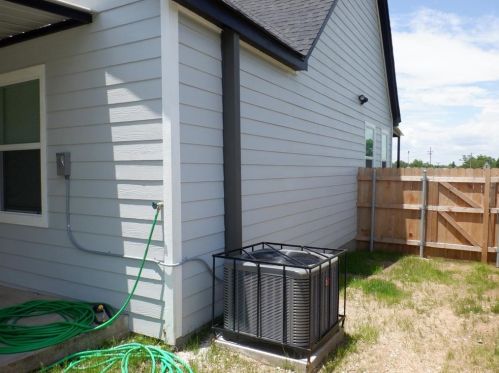 2900 Thannisch Ave, Fort Worth TX  76105-4721 exterior
