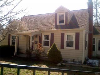 11 Woodside Dr, Belleville, IL 62223-2129