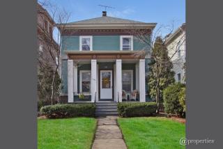 1940 Orrington Ave, Evanston, IL 60201-2910