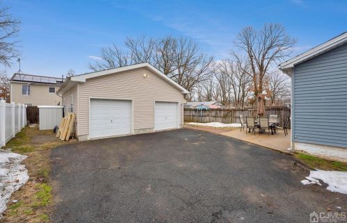 10 Kensington Ave, Old Bridge, NJ 08857-1109