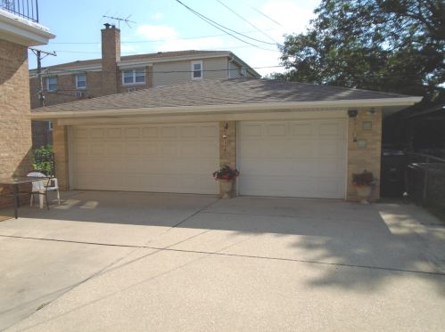 8721 Oketo Ave, Niles, IL 60714-2019