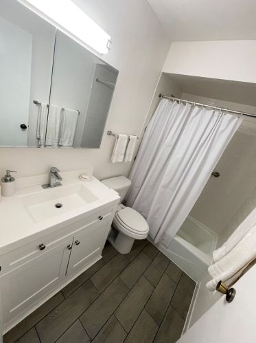 7224 Wrightwood Ave, Chicago IL  60707-1600 exterior