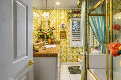 3520 Watkins Dr, Riverside CA  92507-4609 exterior