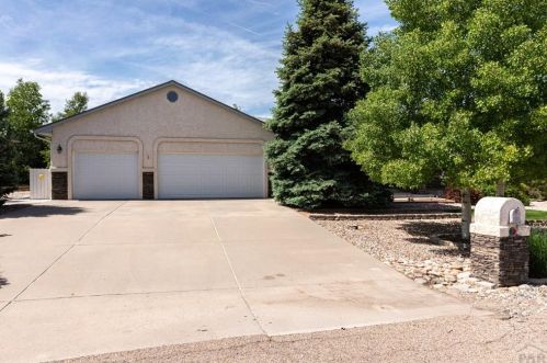 192 Mangrum Ct, Pueblo, CO 81007-1818