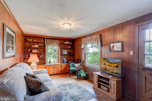 2113 Lyndell Dr, Lancaster PA  17601-5728 exterior