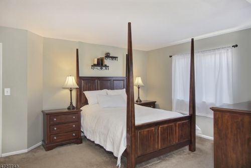 71 Overlook Dr, Hackettstown NJ  07840-4610 exterior