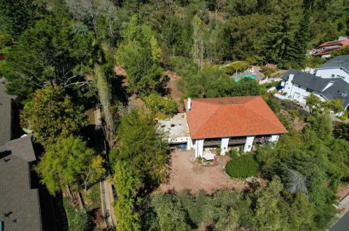 2320 Skyfarm Dr, Burlingame, CA 94010-6342