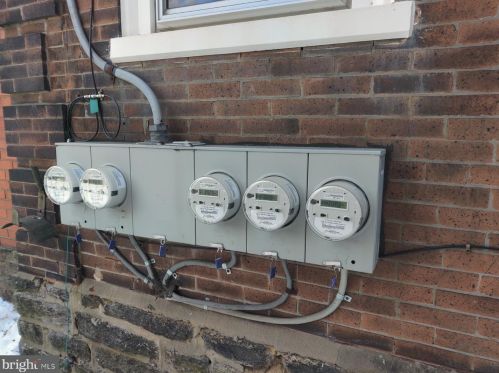 5115 Broad St, Philadelphia, PA 19112-1404