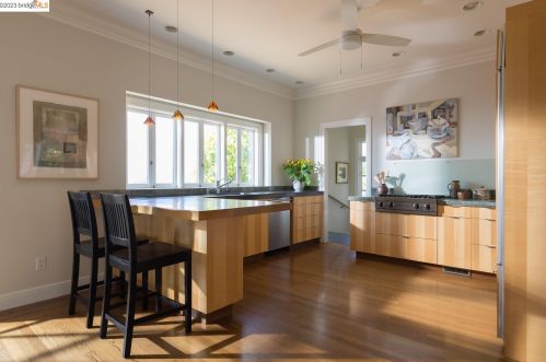 37 Poplar St, Berkeley, CA 94708-1340