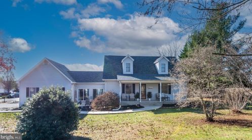 11690 Flag Rock Dr, Remington, VA 22734-2165