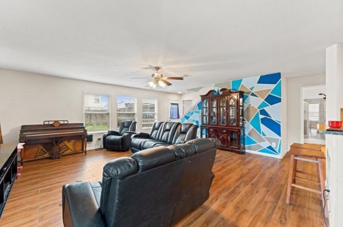 16743 Fallen Timbers Dr, Conroe, TX 77385-3777