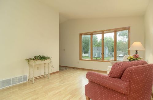 1786 English St, Saint Paul MN  55109-4312 exterior