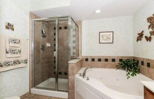 750 Pearson St, Des Plaines IL  60016-9211 exterior