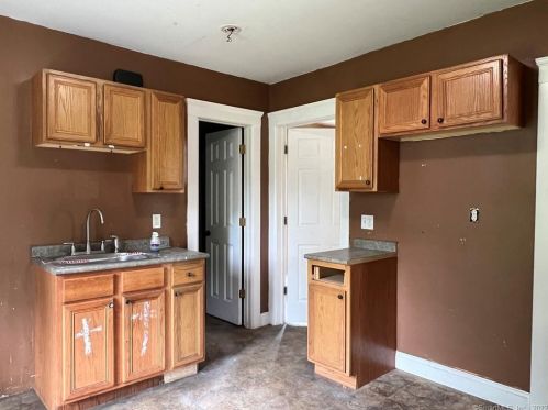 80 Wolcott Ave, Torrington CT  06790-4545 exterior