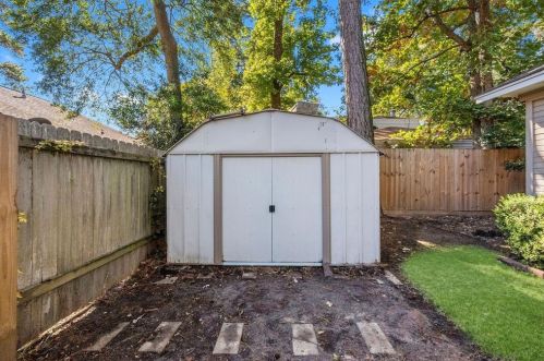 206 Deep Dl Ln, Conroe TX  77304-7208 exterior