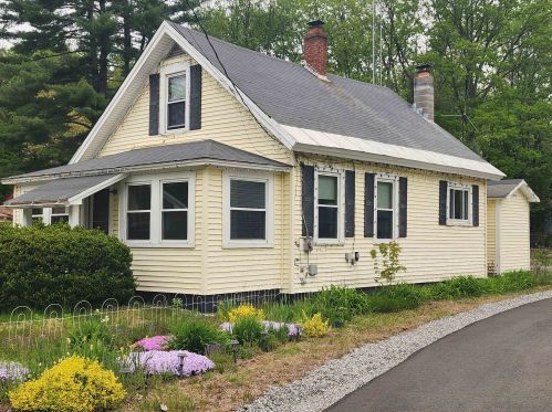 24 Margerie St, Concord, NH 03303-3424