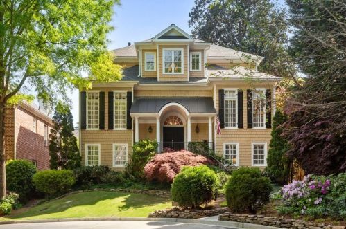 1103 Brookhaven Commons Dr, Atlanta, GA 30319-2968