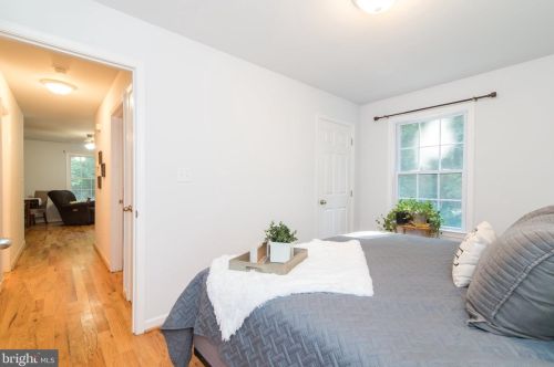 107 Featherbed Ln, Harpers Ferry WV 25425-4982 exterior