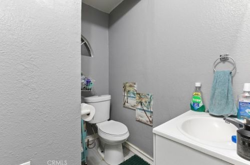 2950 11th St, Riverside CA  92507-4961 exterior