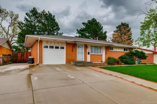 8164 Vanguard Dr, Denver, CO 80221-4652