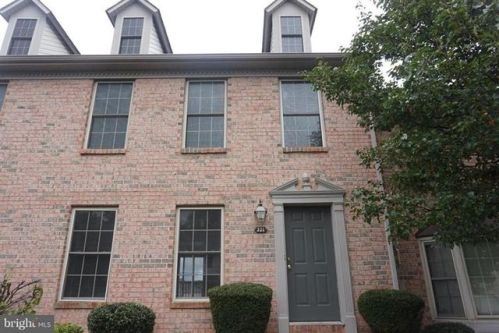221 Saddle Ridge Dr, Harrisburg, PA 17110-3977