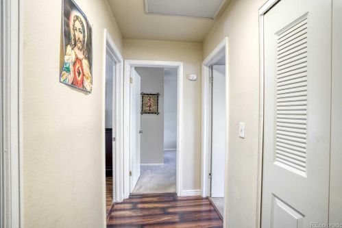 1060 Naples Way, Aurora CO 80017-3170 exterior