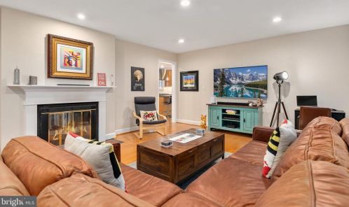 322 Northwest Dr, Silver Spring MD 20901-1431 exterior