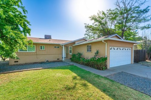3220 Portsmouth Dr, Rancho Cordova, CA 95670-5325