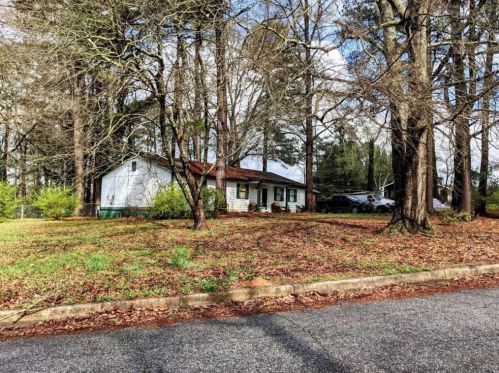 7573 Asbury Manor Dr, Lithonia, GA 30058-5910