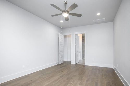 2011 Belford Dr, Austin TX  78757-8207 exterior