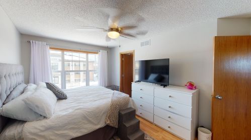 1091 Barclay St, Saint Paul MN  55106-1405 exterior