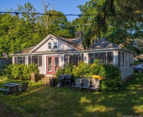83 Main St, East Hampton, CT 06424-1428