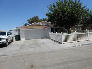 320 Lincoln St, Ridgecrest, CA 93555-4408