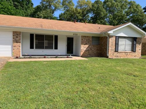 2705 Cedarcrest Dr, Marshall, TX 75672-2268
