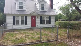 1303 Lincoln St, Tullahoma TN  37388-2782 exterior