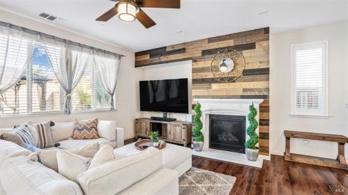 5283 Gramercy Cir, Fairfield CA  94533-6680 exterior