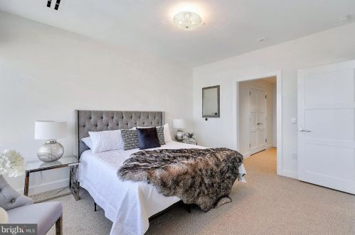 50 16th St, Philadelphia PA  19102-2516 exterior