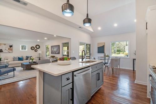353 Collier Ridge Dr, Atlanta GA  30318-7342 exterior