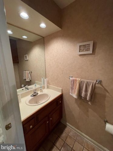 112 Bentley Ln, Lancaster PA  17603-6223 exterior