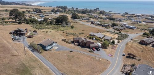 378 Los Santos Dr, Bodega Bay, CA 94923-9735