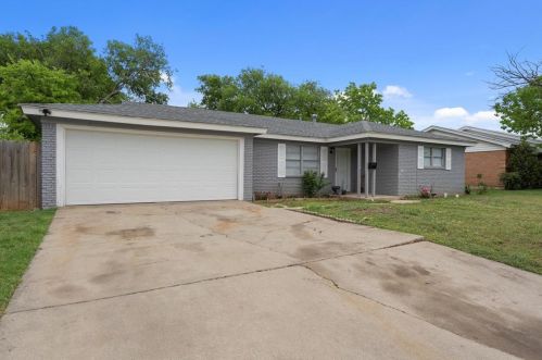 1337 Stafford Dr, Fort Worth, TX 76134-1725