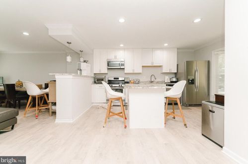 5703 Oakshore Ct, Springfield VA  22015-2250 exterior