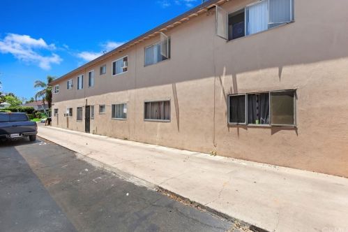1128 Mayfair Ave, Anaheim CA  92801-2949 exterior