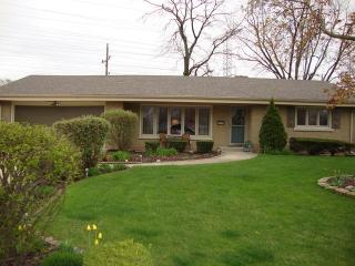 408 Bevan Dr, Joliet, IL 60435-5615