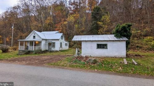 4303 Weakley Hollow Rd, Syria, VA 22743-4342