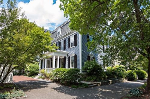 208 Bowen St, Providence, RI 02906-1542