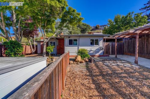 2573 Miramar Ave, Hayward, CA 94546-2818