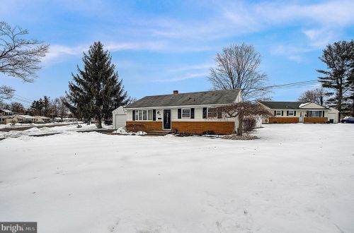 46 Sunset Blvd, Trenton, NJ 08690-3954