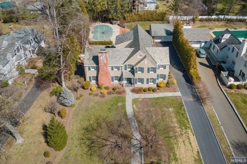 271 Gardner Rd, Ridgewood, NJ 07450-4801