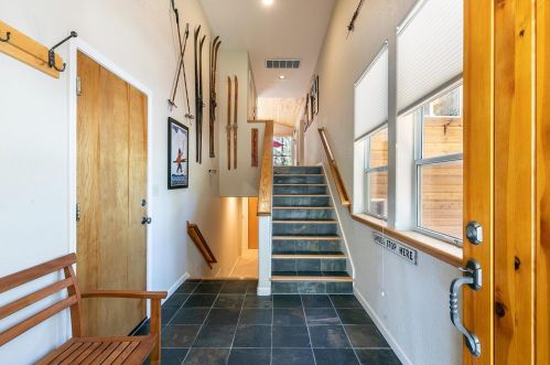 13149 Falcon Point Pl, Truckee, CA 96161-6463